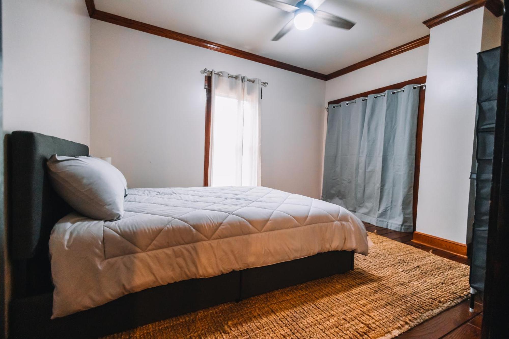 Downtown Escape Great For Large Families & Groups Villa ชูการ์ครีก ภายนอก รูปภาพ